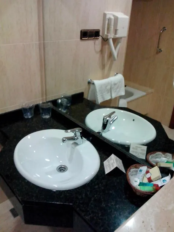 Hotel Lozano Antequera 3*,